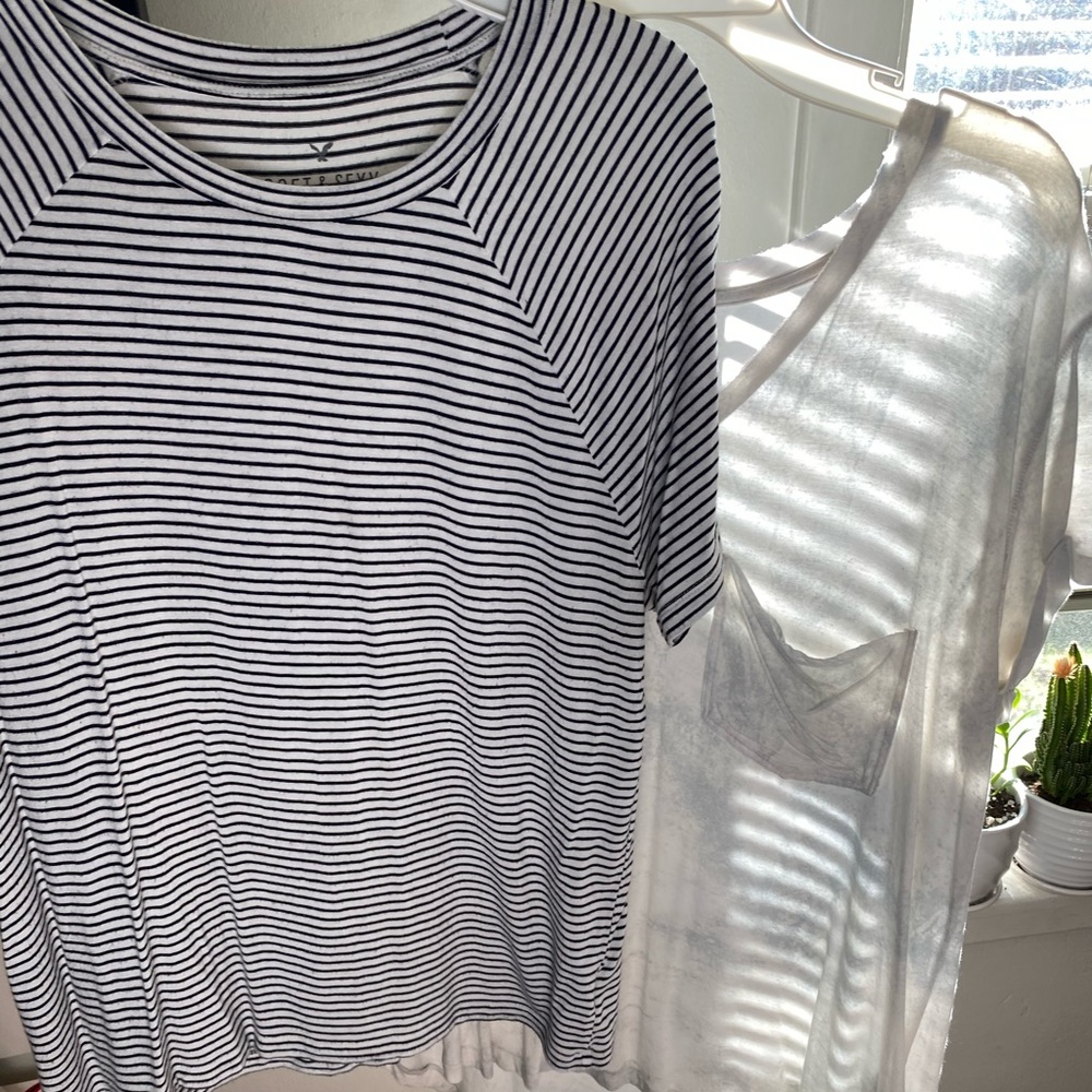 2 American eagle soft and sexy t shirts.